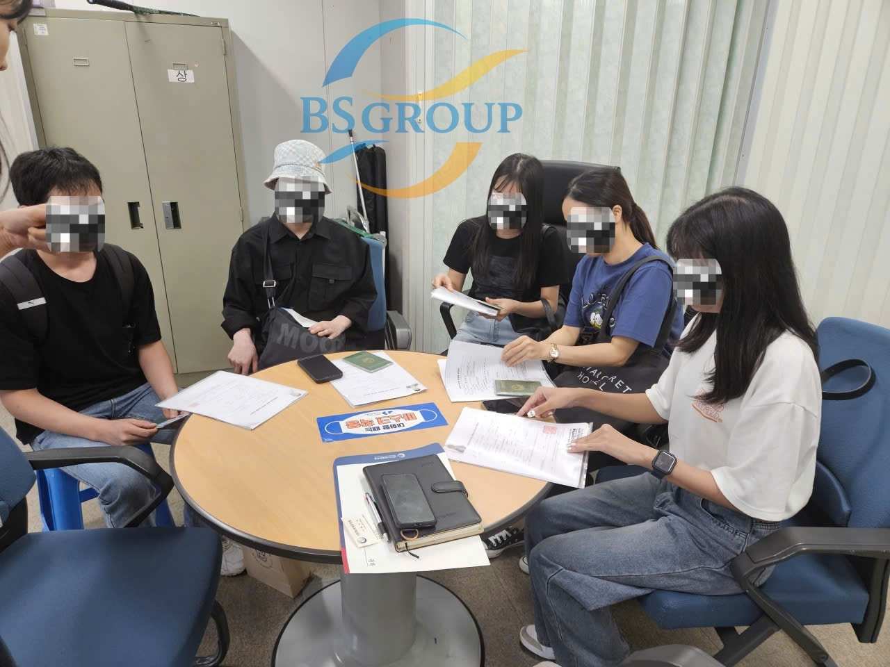 Kiểm tra hồ sơ du học thực tế